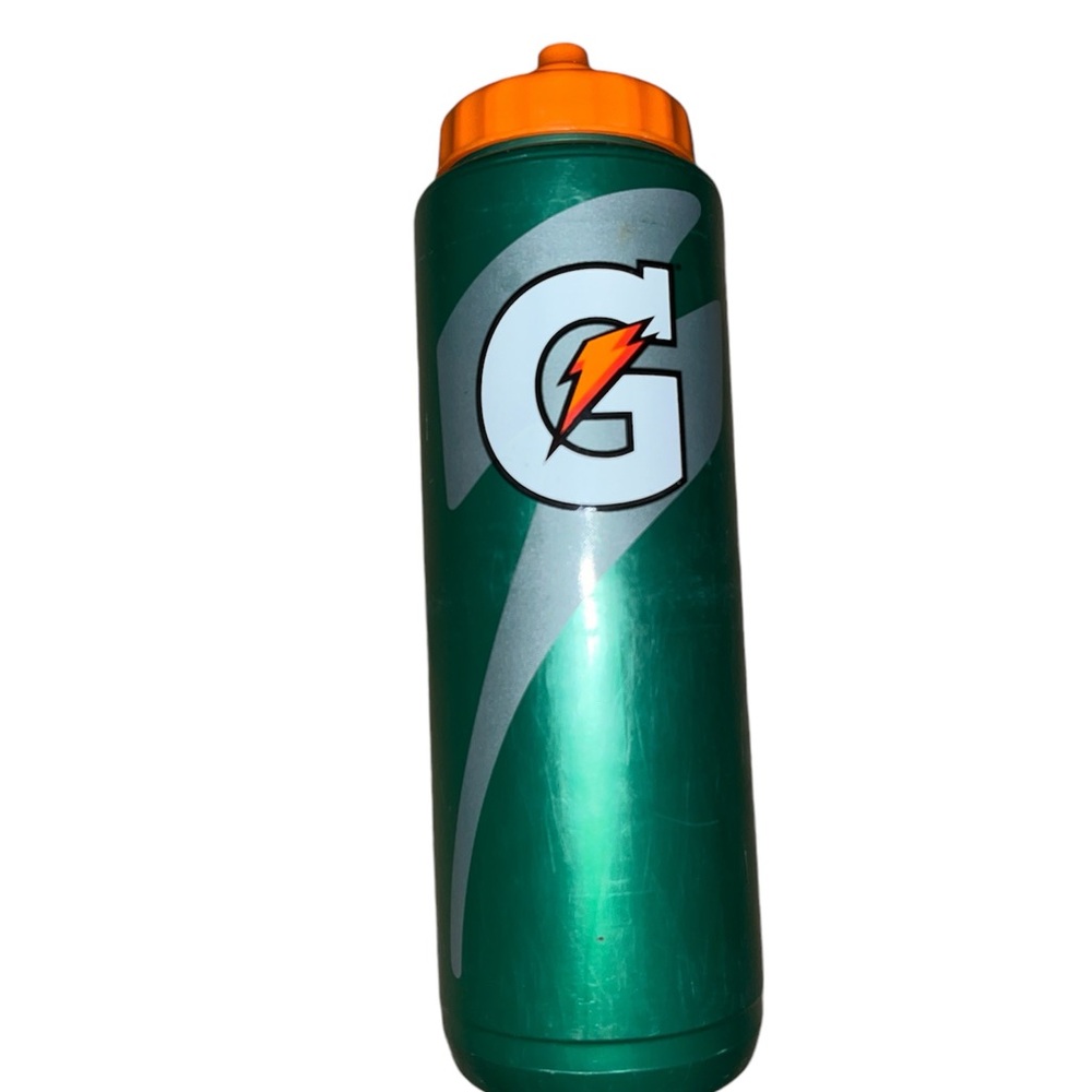 Gatorade squeeze water bottle